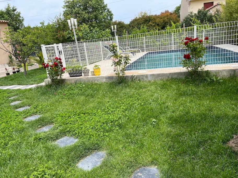 Villa Climatise Avec Piscine Et Jacuzzi Carpentras Exterior foto