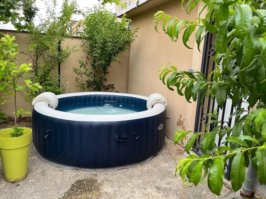 Villa Climatise Avec Piscine Et Jacuzzi Carpentras Exterior foto