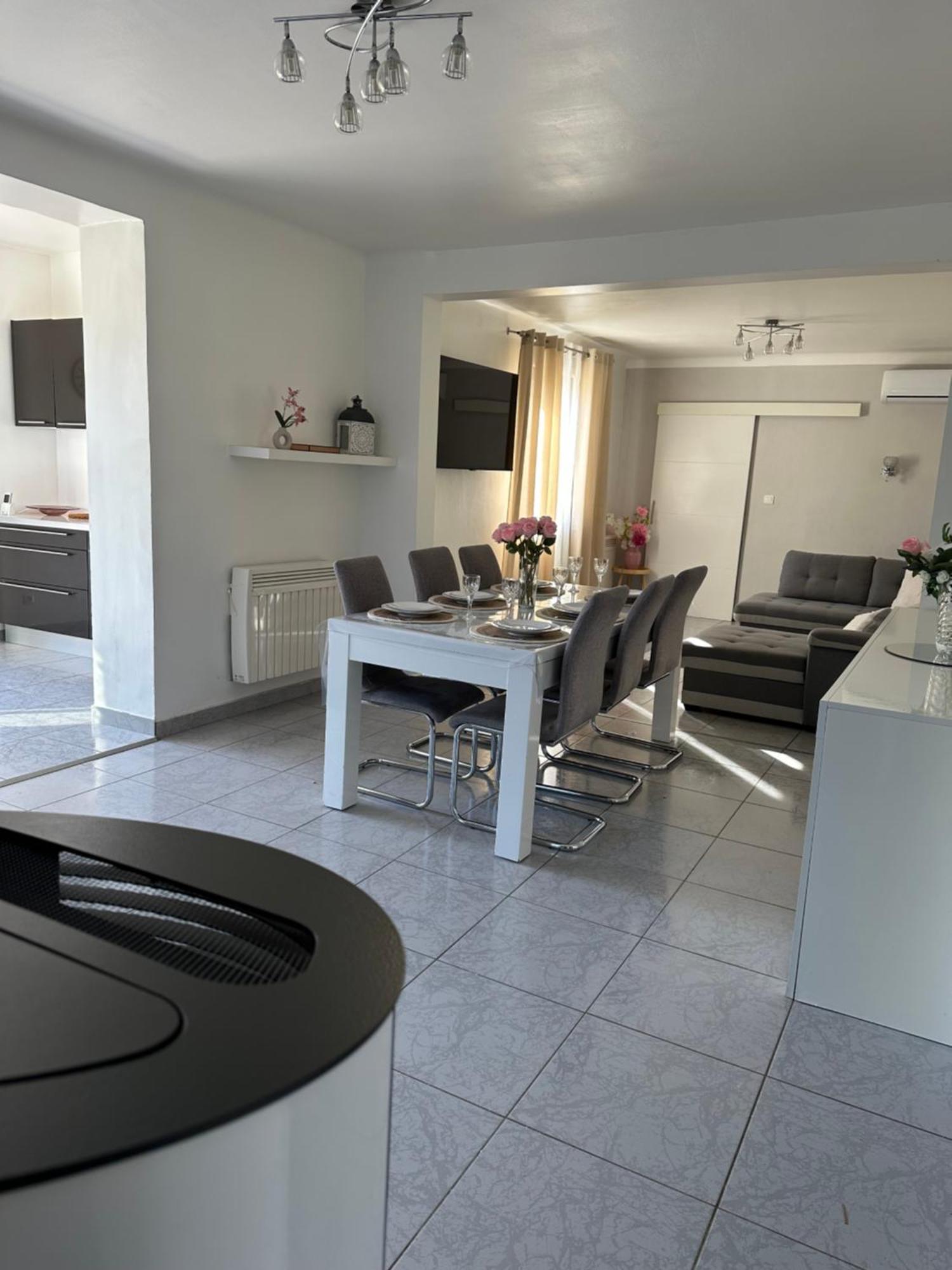 Villa Climatise Avec Piscine Et Jacuzzi Carpentras Exterior foto